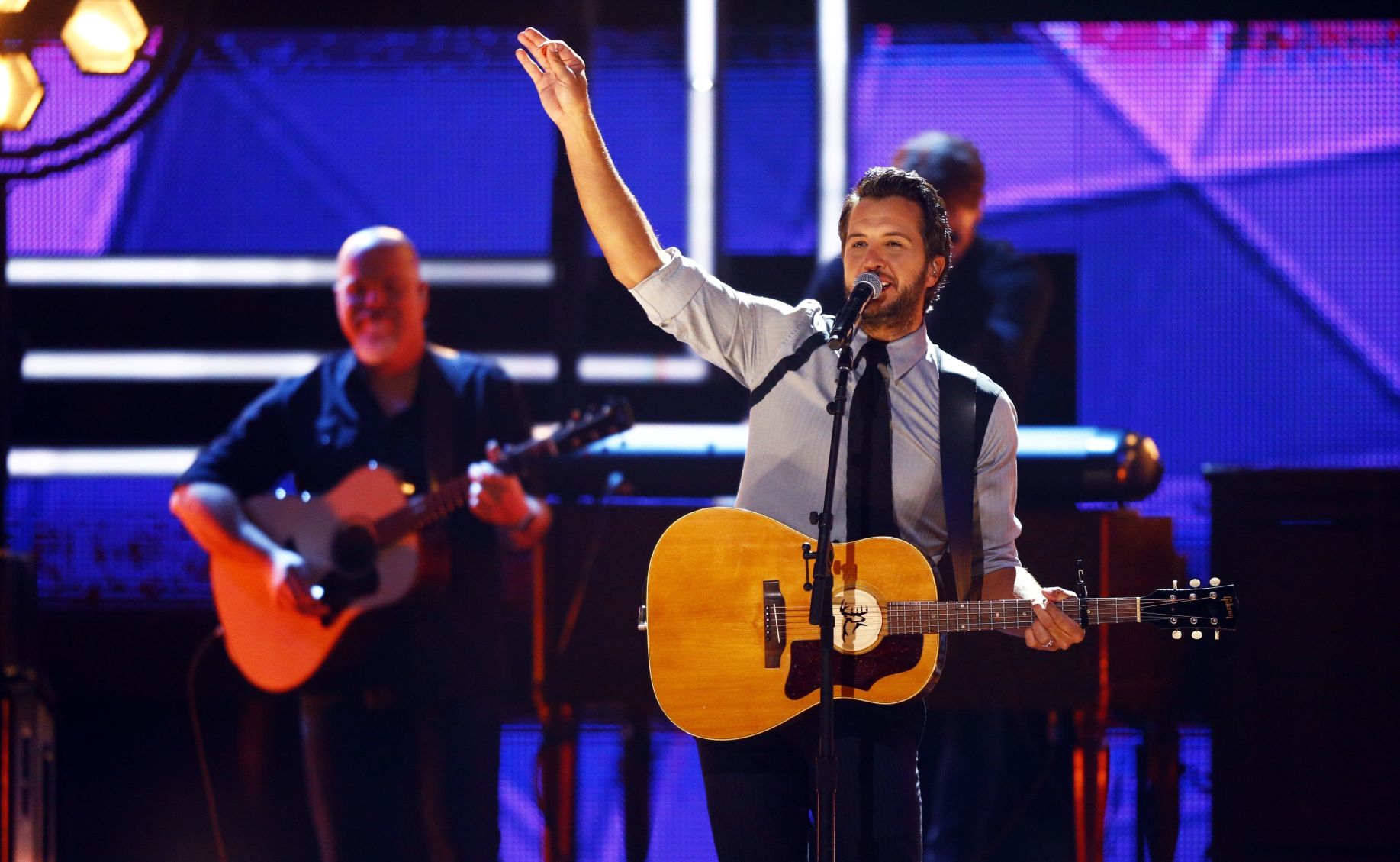 2017 CMT Artist of the Year Award-Show